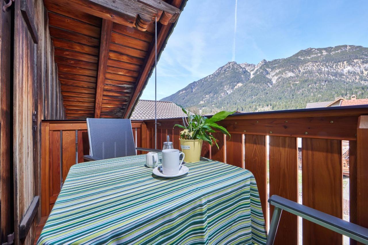 Gaestehaus Angela Garmisch-Partenkirchen Exterior foto