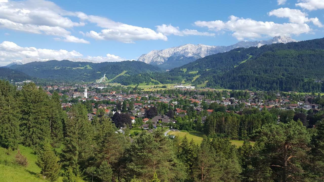 Gaestehaus Angela Garmisch-Partenkirchen Exterior foto